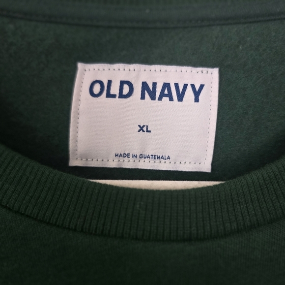 ⭐️40% Off⭐️ Old Navy Men's Graphic Holiday Crewneck Sweatshirt - Picture 7 of 10